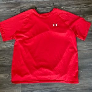 Men’s Under Armor t-shirt, size XXL, red, good condition